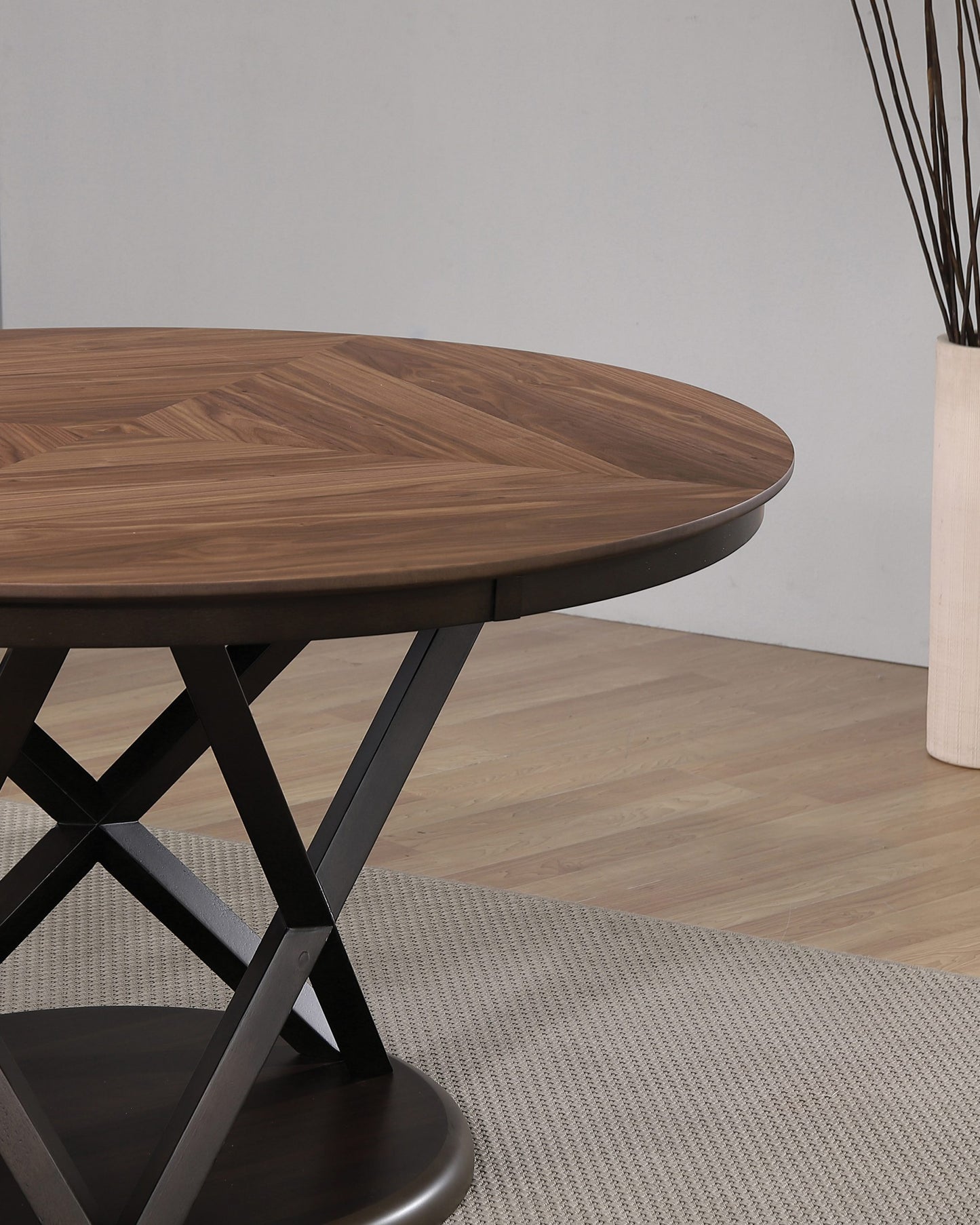 BREAK - DINING TABLE