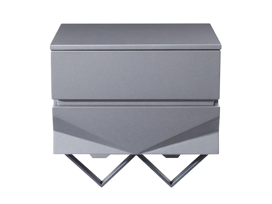 Duke Modern Grey Velvet & Black Gun Chrome 4-Piece Bedroom Set