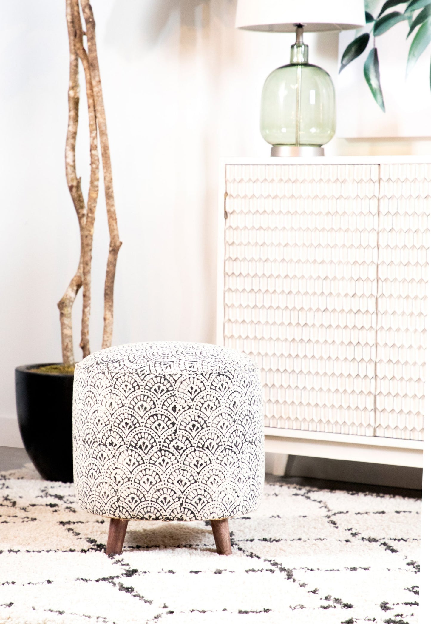 CREAM - ACCENT STOOL