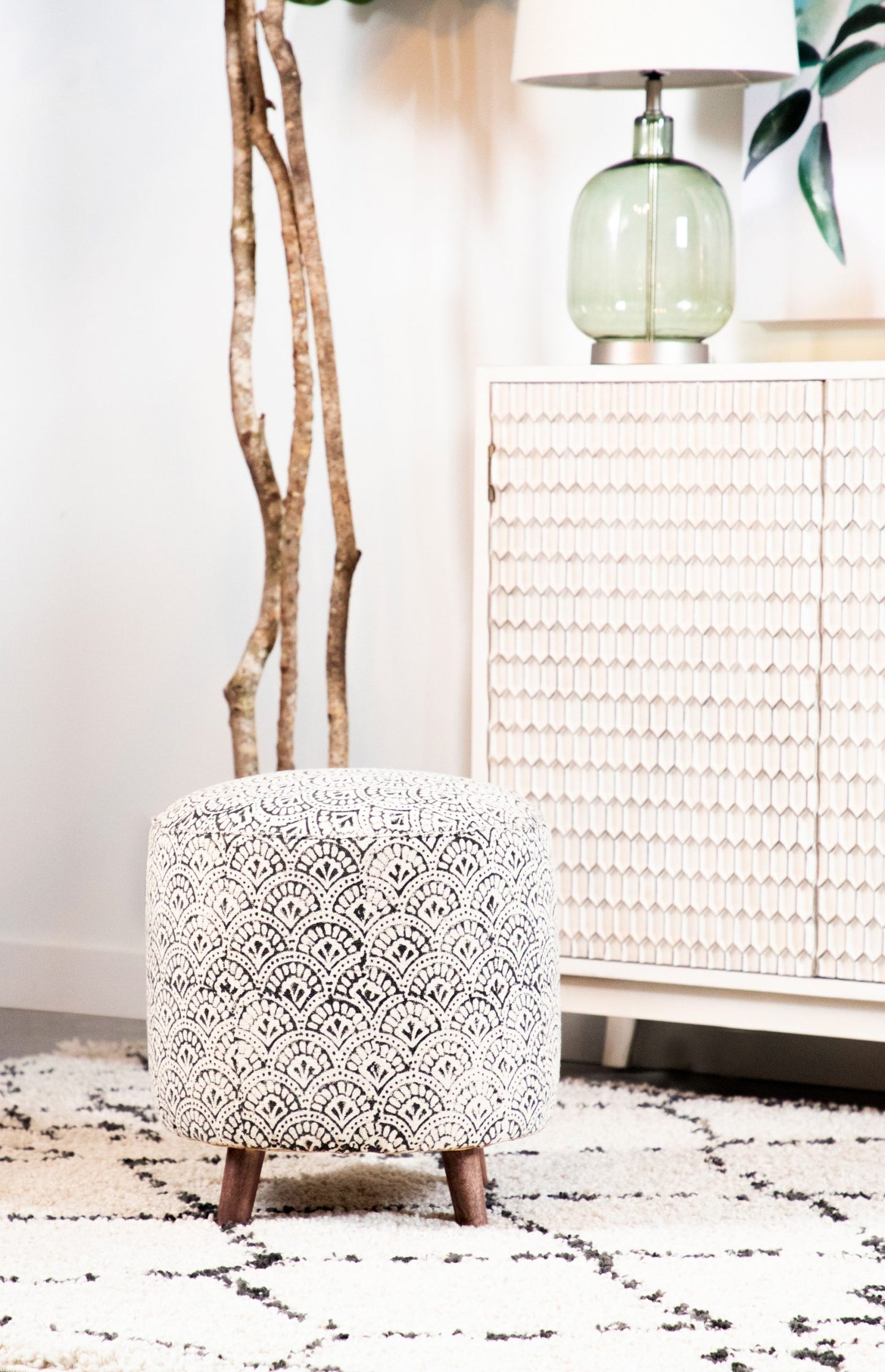 CREAM - ACCENT STOOL