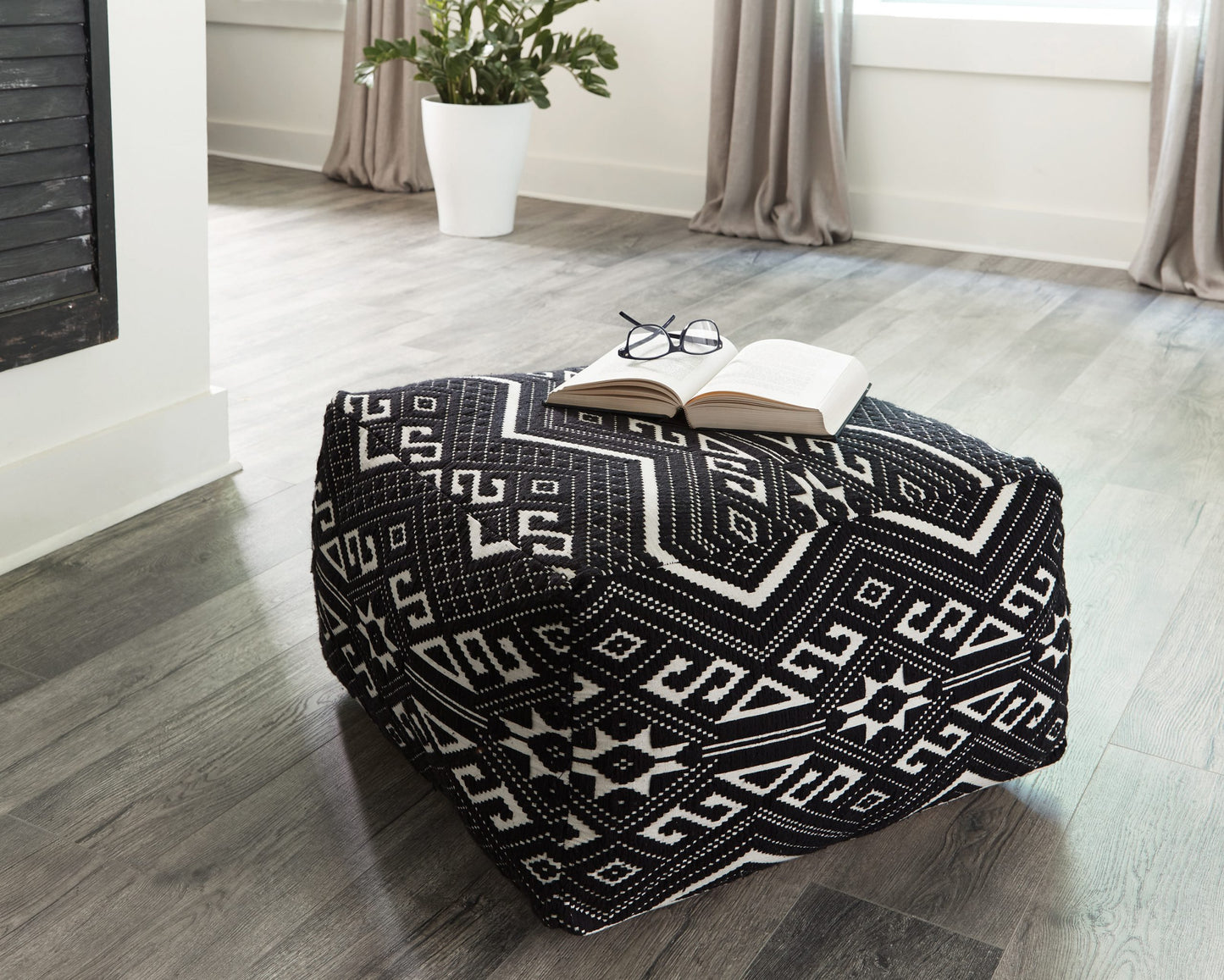 BLACK- ACCENT STOOL