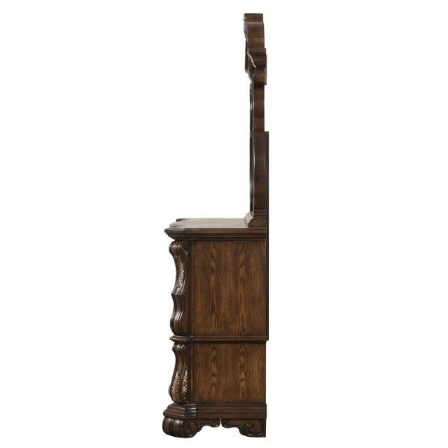 Leovanni Dresser