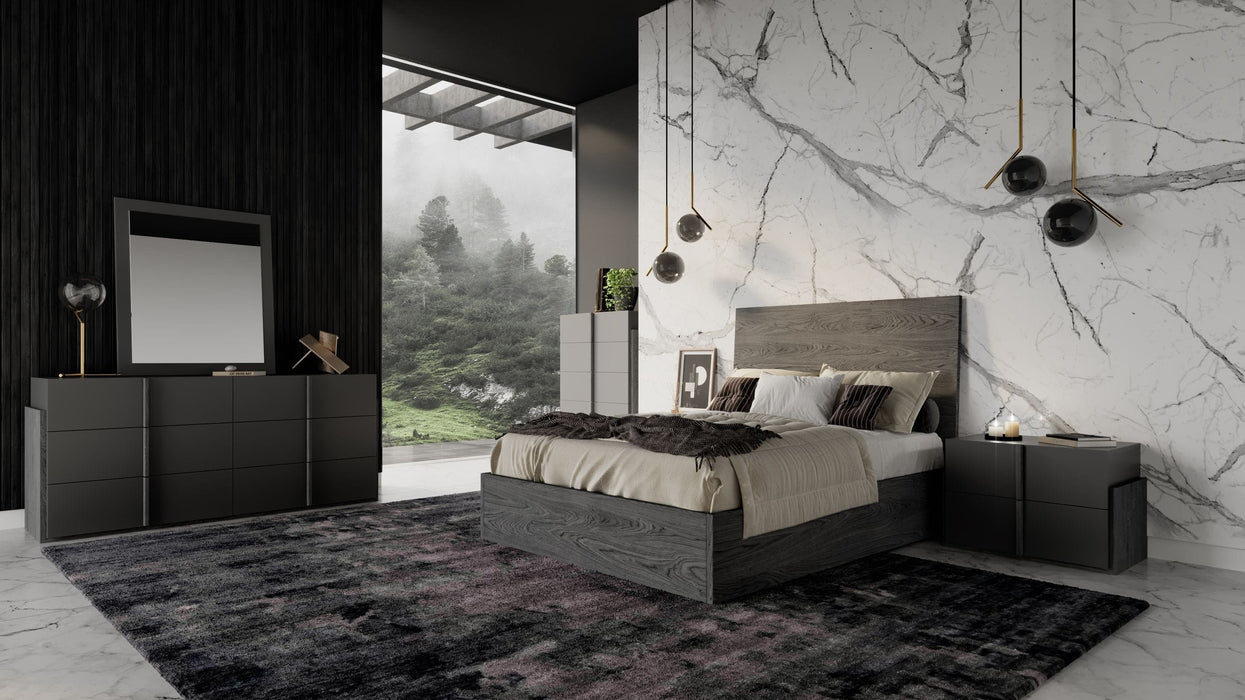 Lucia - Full Size Italian Modern Matte Grey / Elm Grey Bed