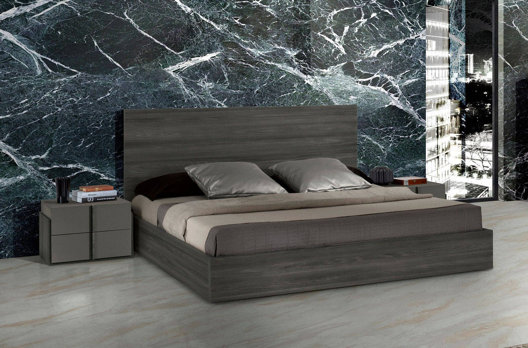 Lucia - Eastern King Italian Modern Matte Grey / Elm Grey Bed
