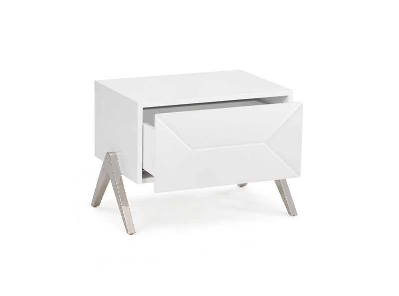 Candid Modern White Bedroom Set