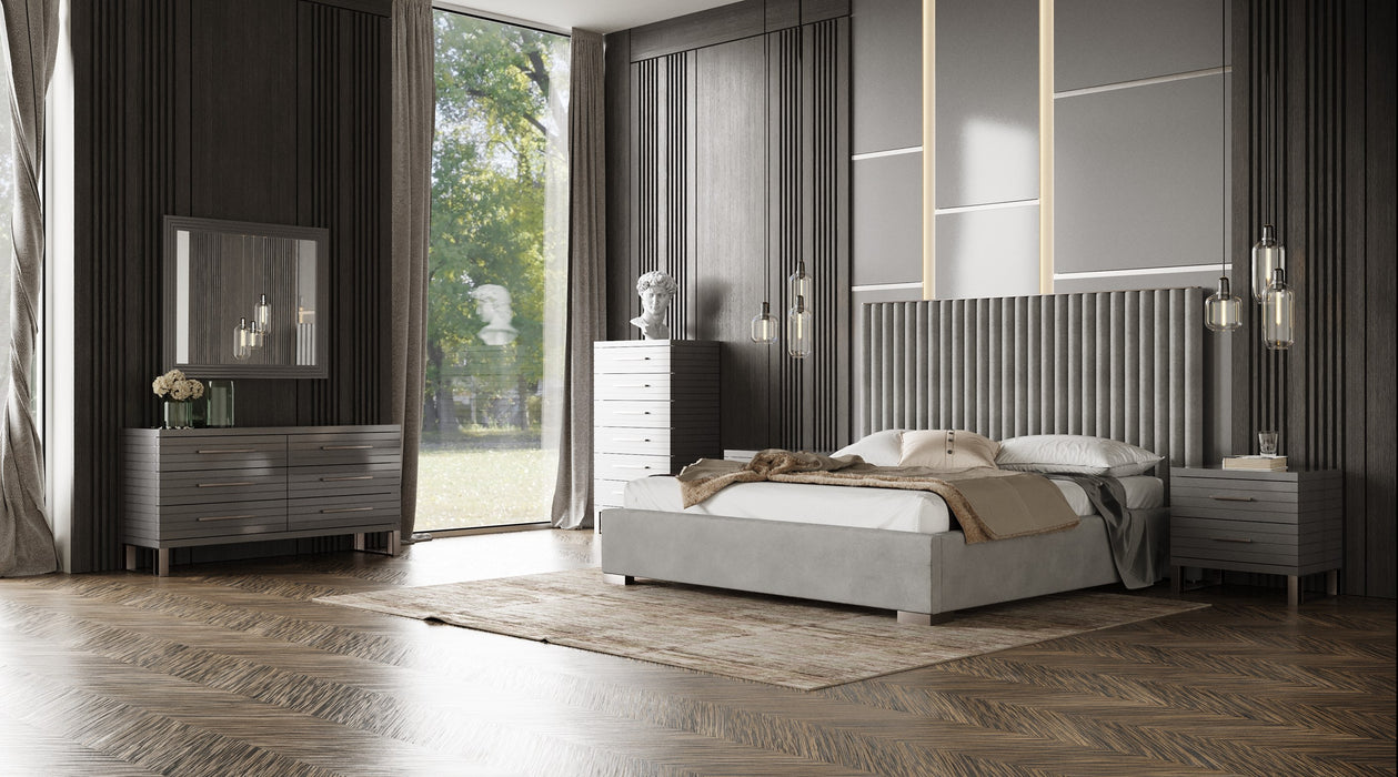 Splendor - Grey High Gloss Slatted Chest